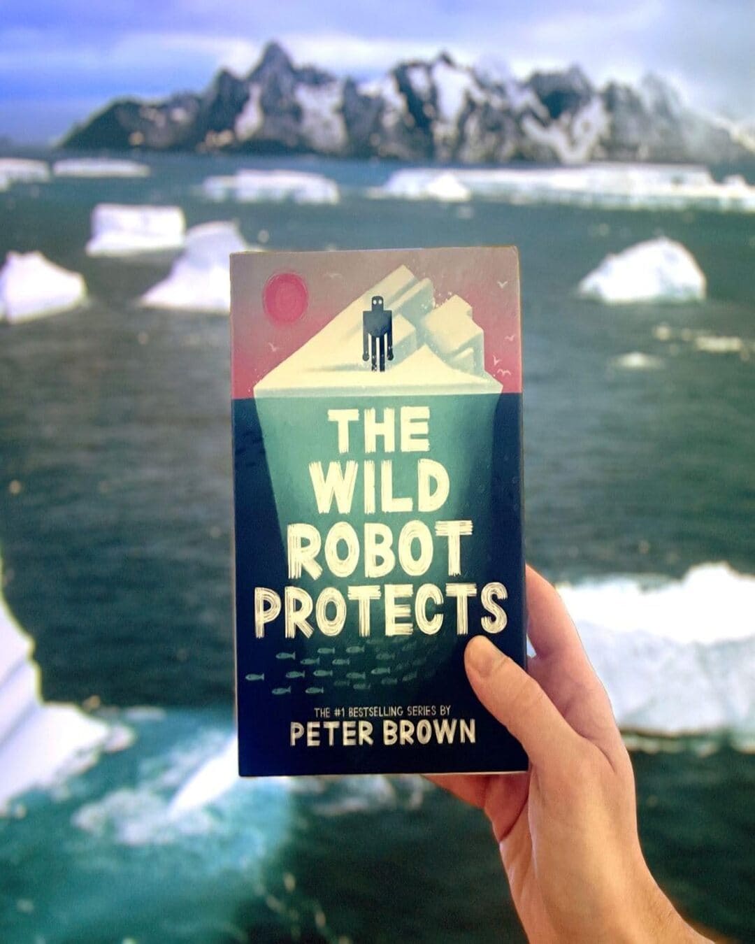 The Wild Robot Protects by Peter Brown [Paperback] - versoz.com