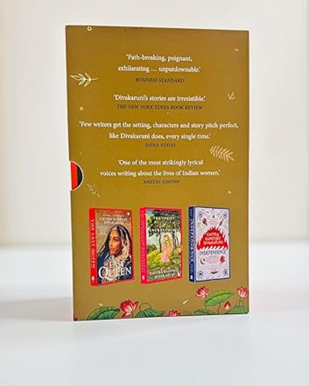 ESSENTIAL COLLECTION [Paperback] - versoz.com