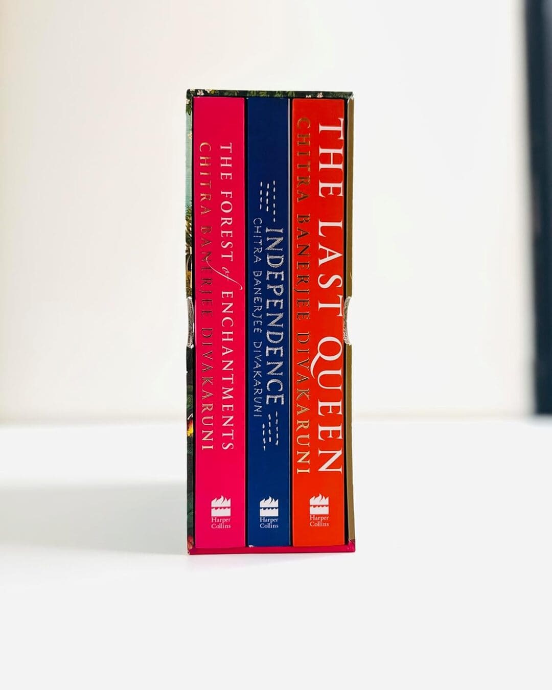 ESSENTIAL COLLECTION [Paperback] - versoz.com