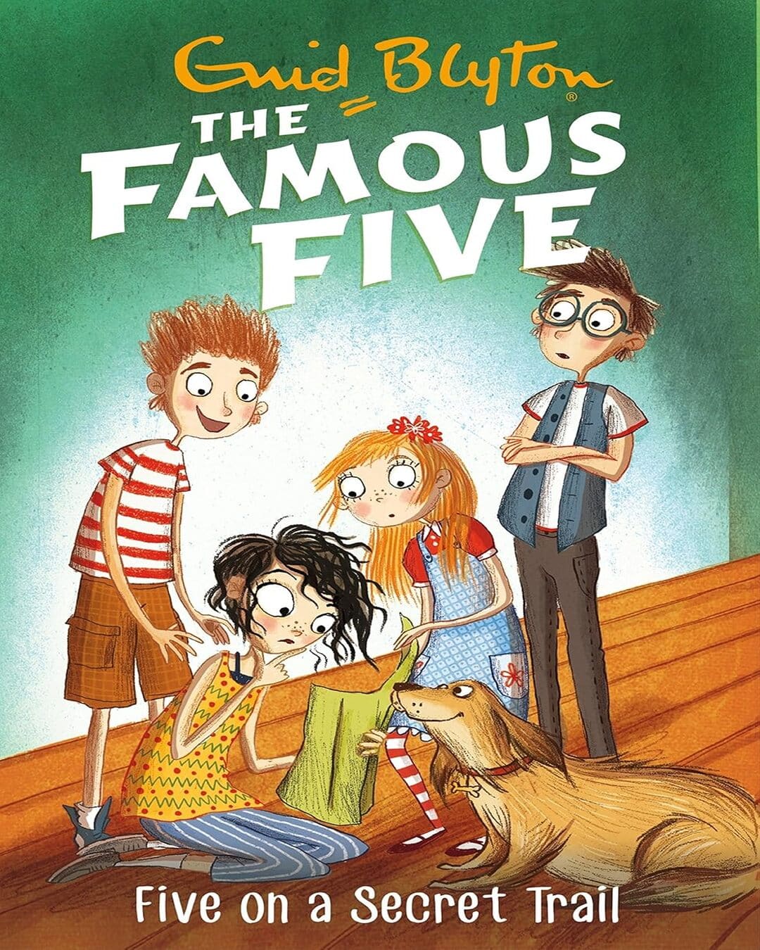 Famous Five: Five On A Secret Trail: 15 by Enid Blyton [Paperback] - versoz.com