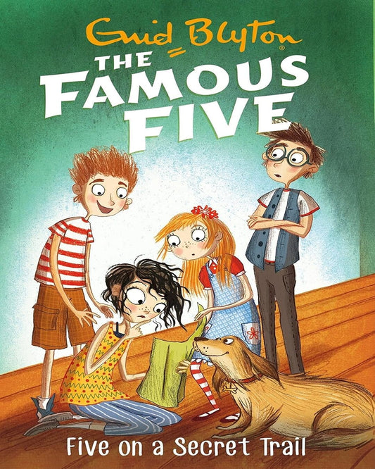 Famous Five: Five On A Secret Trail: 15 by Enid Blyton [Paperback] - versoz.com